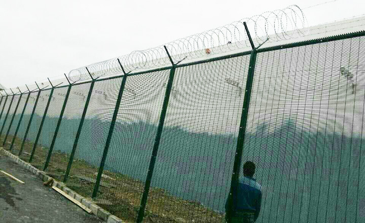 监狱围栏
